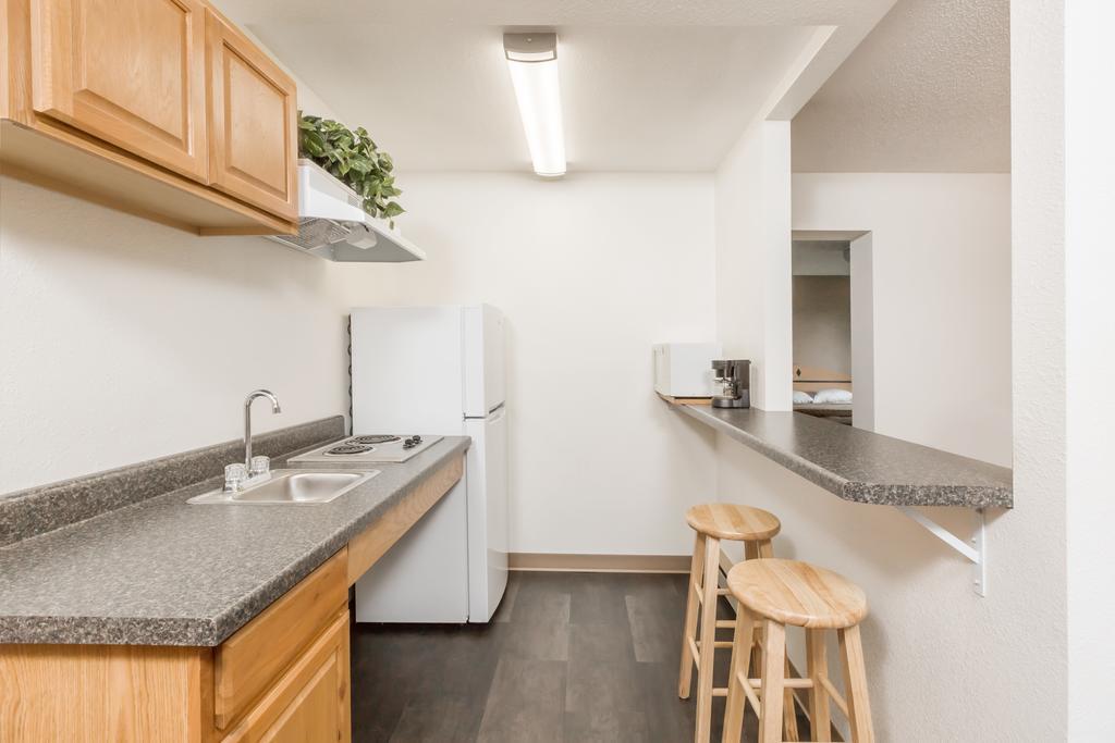 Motel Americas Value & 3*