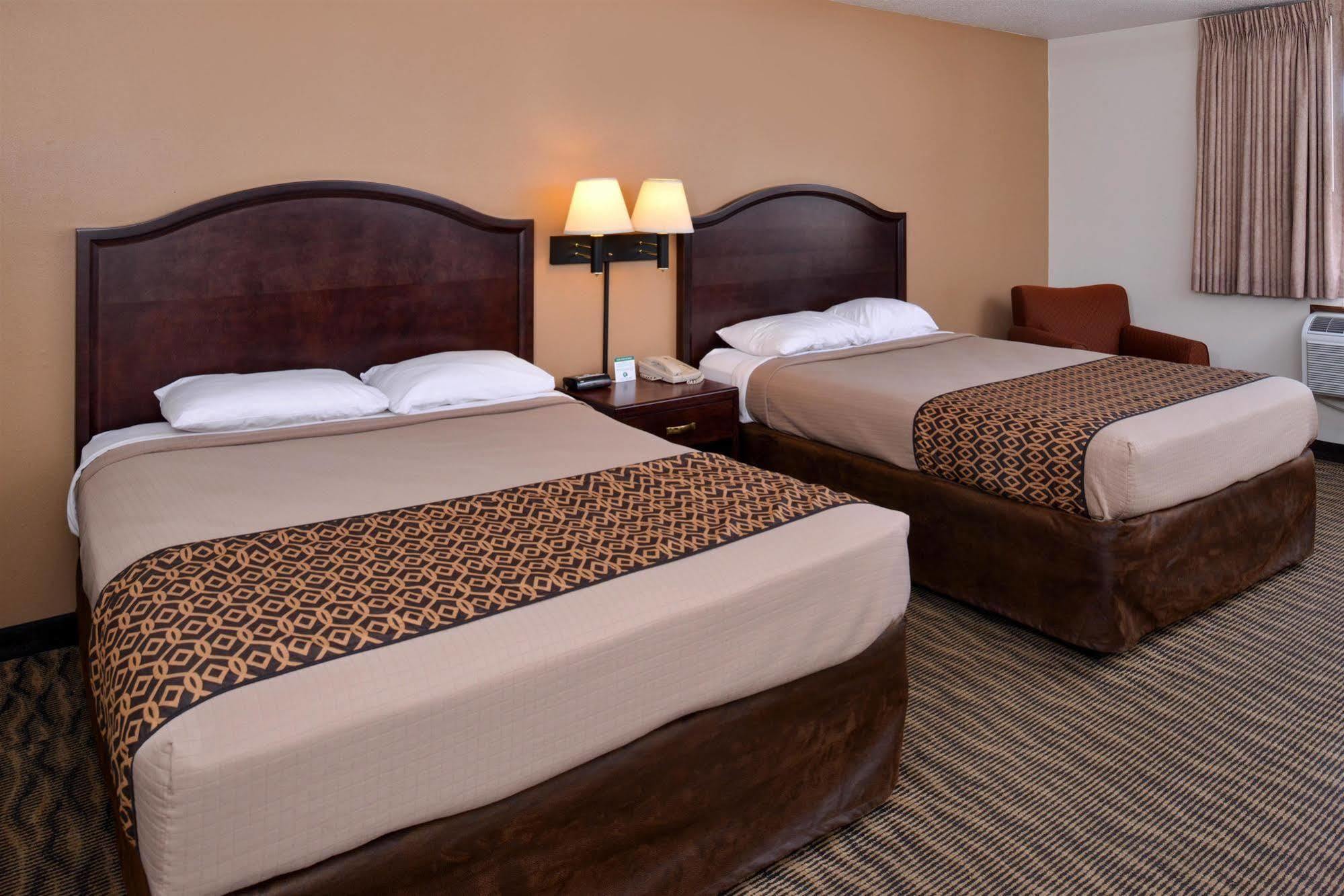 Motel Americas Value & 3*