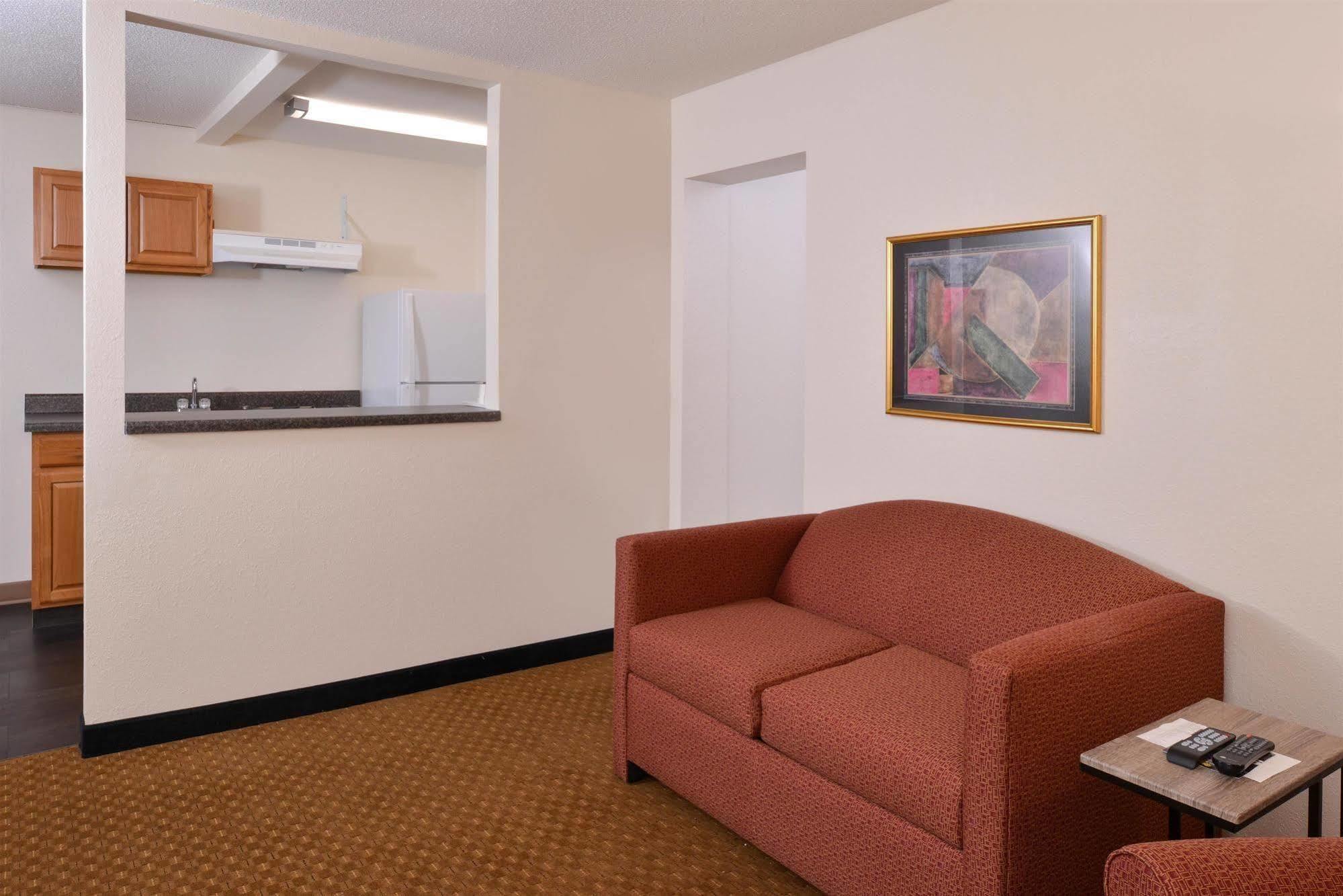 Motel Americas Value & 3*